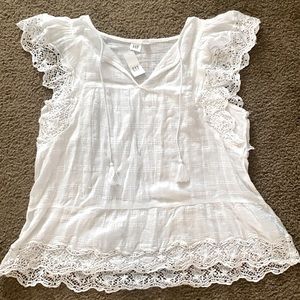 GAP. Women’s Blouse. White. Size Medium